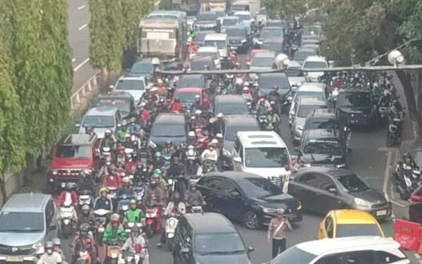 Cerita Pemobil tentang Macet Parah di Gatot Subroto Halim-Gastu Ditempuh 2,5 Jam