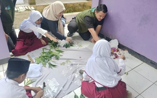 Edukasi Ecoprint dan Komputer untuk Siswa SDN Pangarakan 01 dari MNC Peduli dan MNC Land
