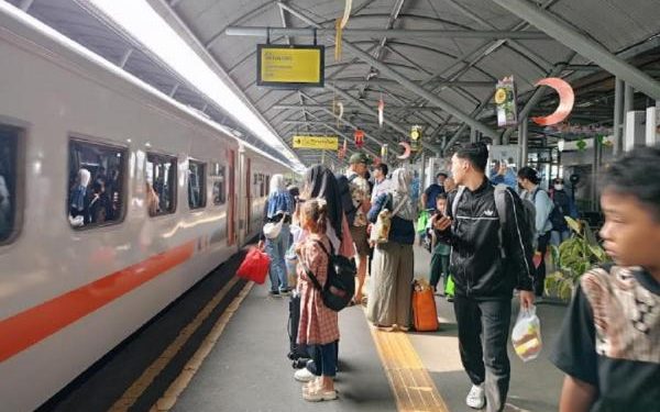 Long Weekend Kenaikan Yesus Kristus Penumpang Kereta Api Mencapai 603397 Orang