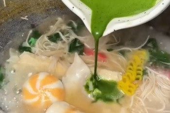 Makanan Seblak Campur Matcha Bikin Ngakak Netizen: Penampilannya Seram Banget