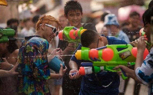 Festival Songkran Penyebab Lonjakan Covid-19 di Thailand
