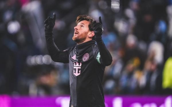 Messi dan Tim Memulai Pertandingan Perdana