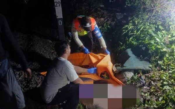 Mayat Pria Tergeletak di Rel KA Beji Depok Diduga Tabrak Diri ke KRL