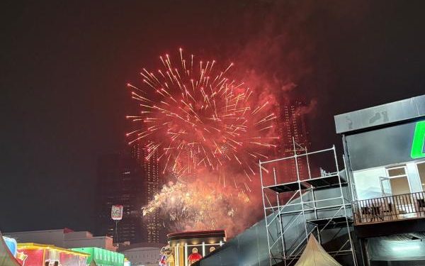 Kembang Api Warnai Langit di Hari Pertama Jakarta Fair 2025, Simak Keseruannya!