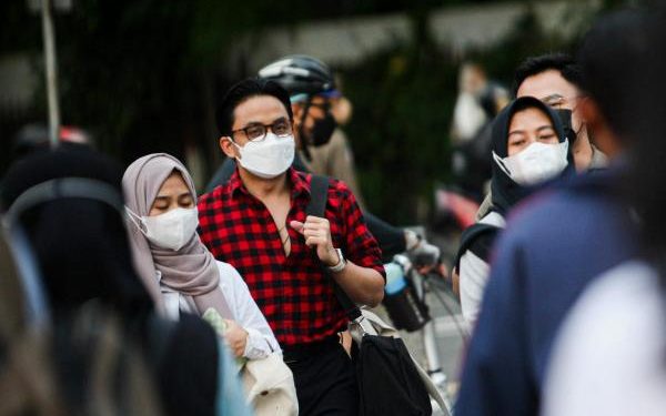 Polusi Udara Jakarta Meningkat, Dokter Anjurkan Penggunaan Masker Kembali