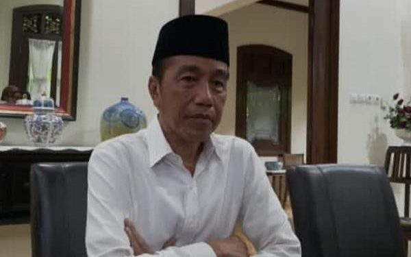 Rismon Sianipar Ancam Lapor Skripsi Palsu ke Polisi, Jokowi Tidak Akan Layani