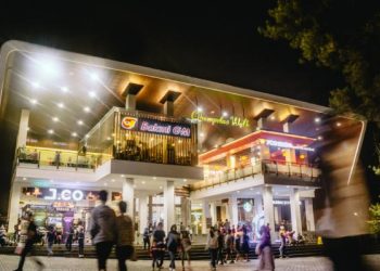 10 Tempat Beli Baju Murah dan Berkualitas di Bandung untuk Belanja Kalian!