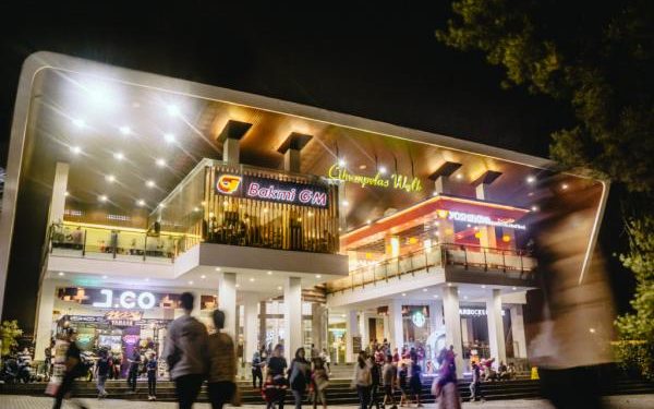 10 Tempat Beli Baju Murah dan Berkualitas di Bandung untuk Belanja Kalian!