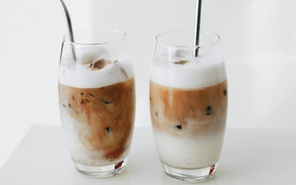 Es Kopi Susu Gula Aren Rumahan ala Barista yang Creamy dan Nikmat
