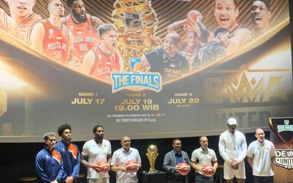 Dewa United Tantang Tradisi Pelita Jaya dalam Pertandingan Bersejarah
