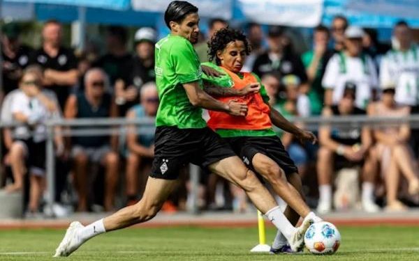 Kevin Diks Cedera Saat Latihan Bersama Monchengladbach Harus Jalani MRI