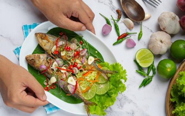 Keseringan Makan Ikan Penyebab Cacingan? Simak Faktanya