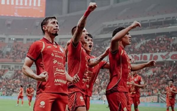 Persija Jakarta Dominasi JIS! Brace Eksel Runtukahu Bikin Arema FC Tak Berdaya