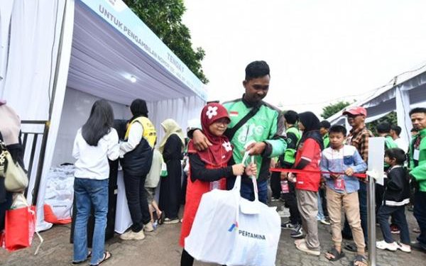 Seribu Senyum Anak Indonesia Melalui Seribu Seragam Sekolah dari Pertamina