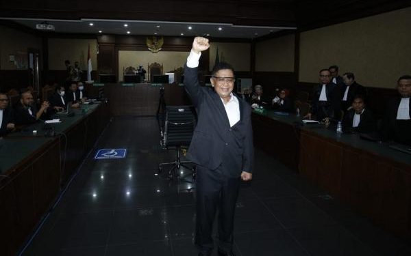 Hasto Dijatuhi Hukuman Penjara dan Denda Rp250 Juta