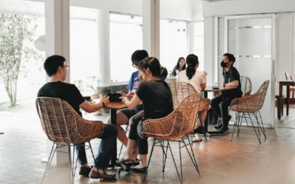Tempat Nyaman untuk Diskusi dan Inspirasi Selama Waktu Tanpa Batas