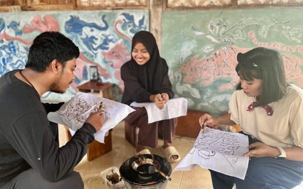 Belajar Membatik di Kampung Batik Tulis Giriloyo yang Seru dan Wajib Masuk Wishlist