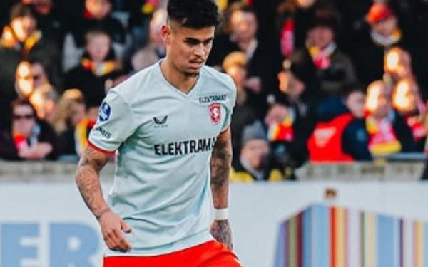 Mees Hilgers Dikeluarkan dari Skuad FC Twente Vs PSV, Alasannya Bikin Terkejut!