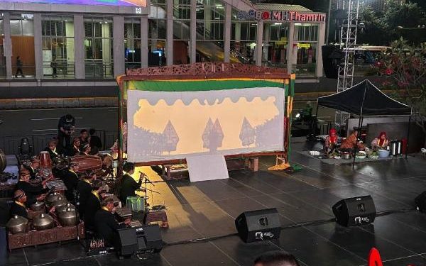 Rayakan HUT ke-80 RI di Sarinah dengan Pertunjukan Wayang dan Tari Tradisional