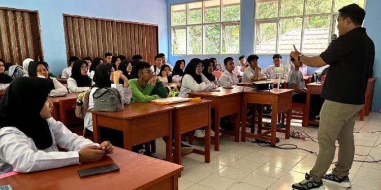 Edukasi Jurnalistik MNC di SMAN 1 Caringin Disambut Antusias Siswa