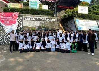 Keseruan Roadshow CSR Edukatif di SMAN 1 Caringin oleh MNC Tourism dan MNC Peduli