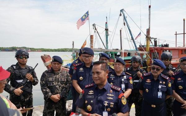 Kronologi Pembakaran Speedboat dalam Operasi Pengawasan Trawl di Sumbar oleh KKP