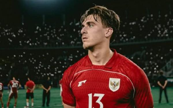 Mauro Zijlstra dan Miliano Jonathans Sebagai Starter