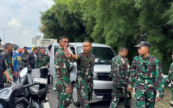 Prajurit TNI AD Tangkap Pelaku Begal dan Tabrak Lari di Kebon Jeruk Jakbar