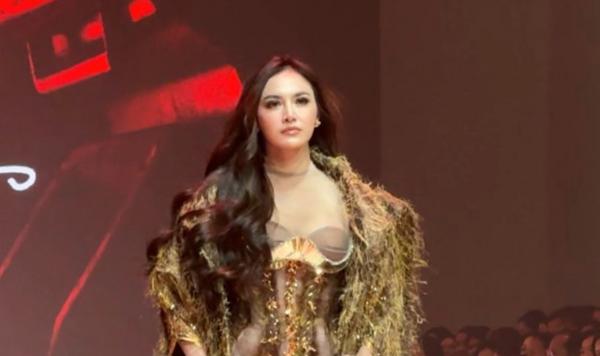 Mahalini Hadir Memukau di Catwalk Jakarta Fashion Week 2026