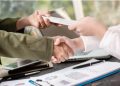 Dikejar Debt Collector Apa yang Harus Dilakukan? Tips Cerdas Hadapi Penagihan Tanpa Panik