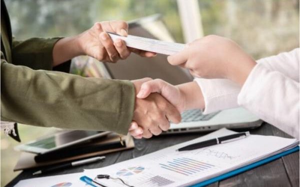 Dikejar Debt Collector Apa yang Harus Dilakukan? Tips Cerdas Hadapi Penagihan Tanpa Panik