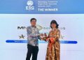 Penghargaan Best Community Empowerment Initiative di ESG Initiative Awards 2025 Diterima MNC Sekuritas