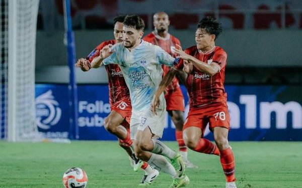Gol Cleyton di Waktu Tambahan Selamatkan Tuan Rumah dari Kekalahan
