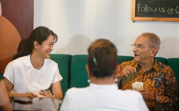 Momen Santai Presiden Timor Leste José Manuel di Kafe Jakarta Selatan, Lihat Fotonya!