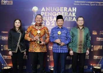 PT Surveyor Indonesia Menerima Penghargaan Anugerah Penggerak Nusantara 2025