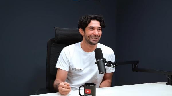 Ibu Tercinta Reza Rahadian Jadi Inspirasi Film Pangku, Simak Faktanya!