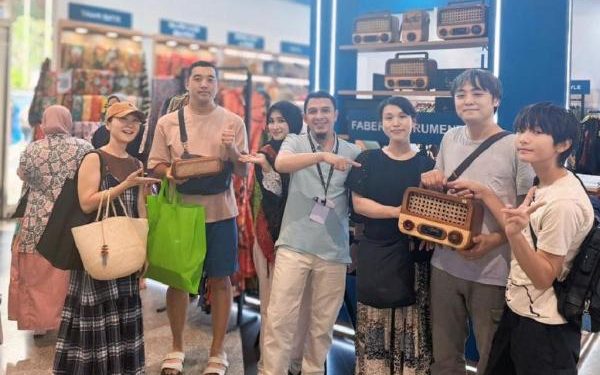 Olah Limbah Kayu Jadi Produk Bernilai Tinggi, UMKM Cianjur Mendunia Berkat Pemberdayaan