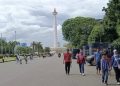 Monas Ramai Pengunjung saat Libur Nataru, Didominasi Rombongan Keluarga
