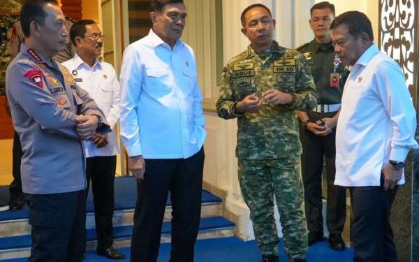 Rapat Koordinasi Menko Polkam Bersama TNI Polri dan BIN Bahas Penanganan Bencana di Sumatra