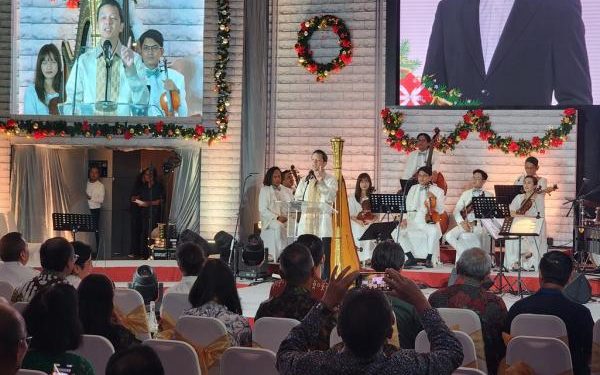 Perayaan Natal Pasar Modal dengan Tema Harmony of Peace oleh AEI
