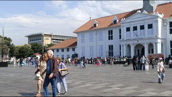 4.200 Orang Kunjungi Kawasan Wisata Kota Tua Jakarta Hari Ini, Banyak Wisatawan Asing!