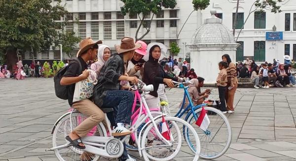 Libur Panjang Isra Miraj 2026, Ribuan Wisatawan Serbu Kota Tua Jakarta