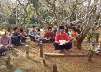 Doa Ziarah Kubur Orang Tua Jelang Puasa Ramadhan Beserta Tahlil dan Susunannya